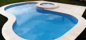 solario en piscina atermico y antideslisante